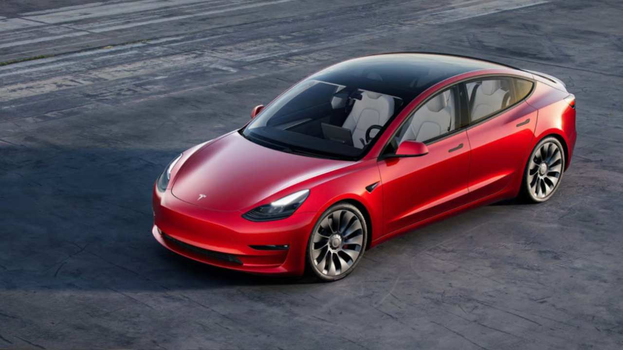Tesla bu ülkede sadece 1 tane satıldı! İşte nedeni...