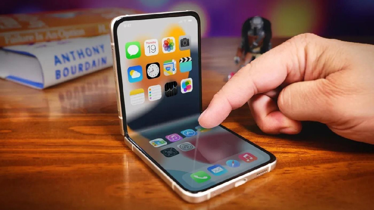Apple'dan katlanabilir akıllı telefon! Tarih belli oldu