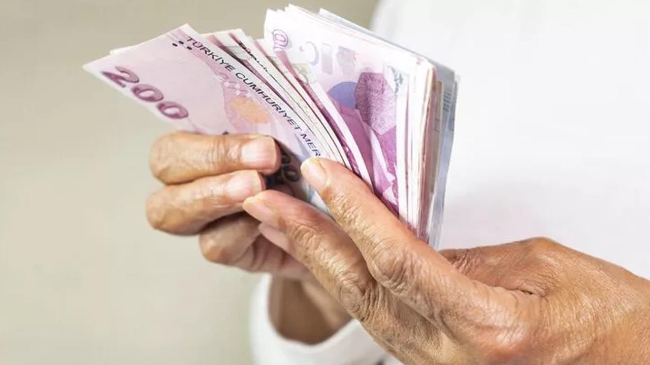 Bankalar tarihinde bir ilk! Ünlü ekonomist açıkladı