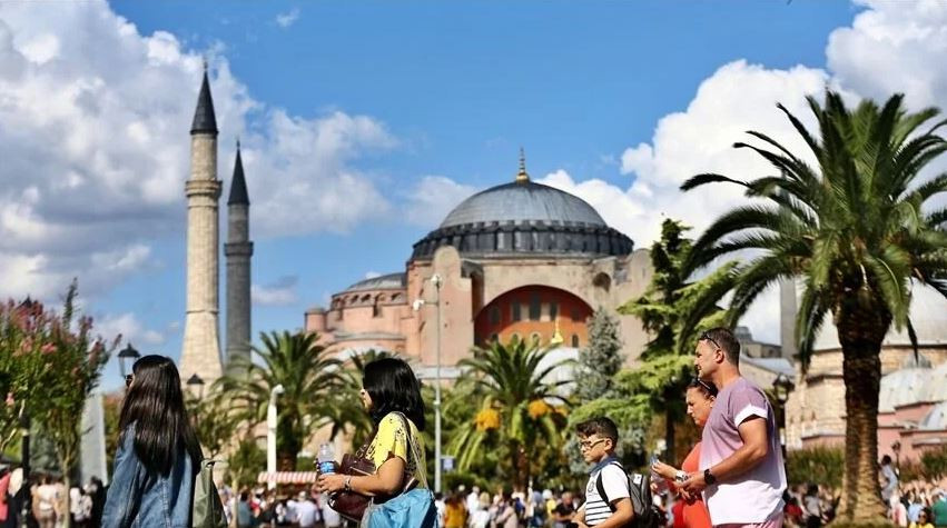 Türkiye'ye gelen yabancı turist sayısı 2.5 milyona yaklaştı. En çok ziyaretçi...