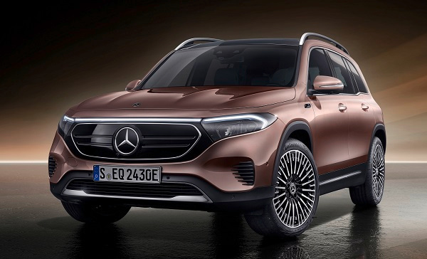Mercedes'ten elektrikli araç kararı: Frene basıldı
