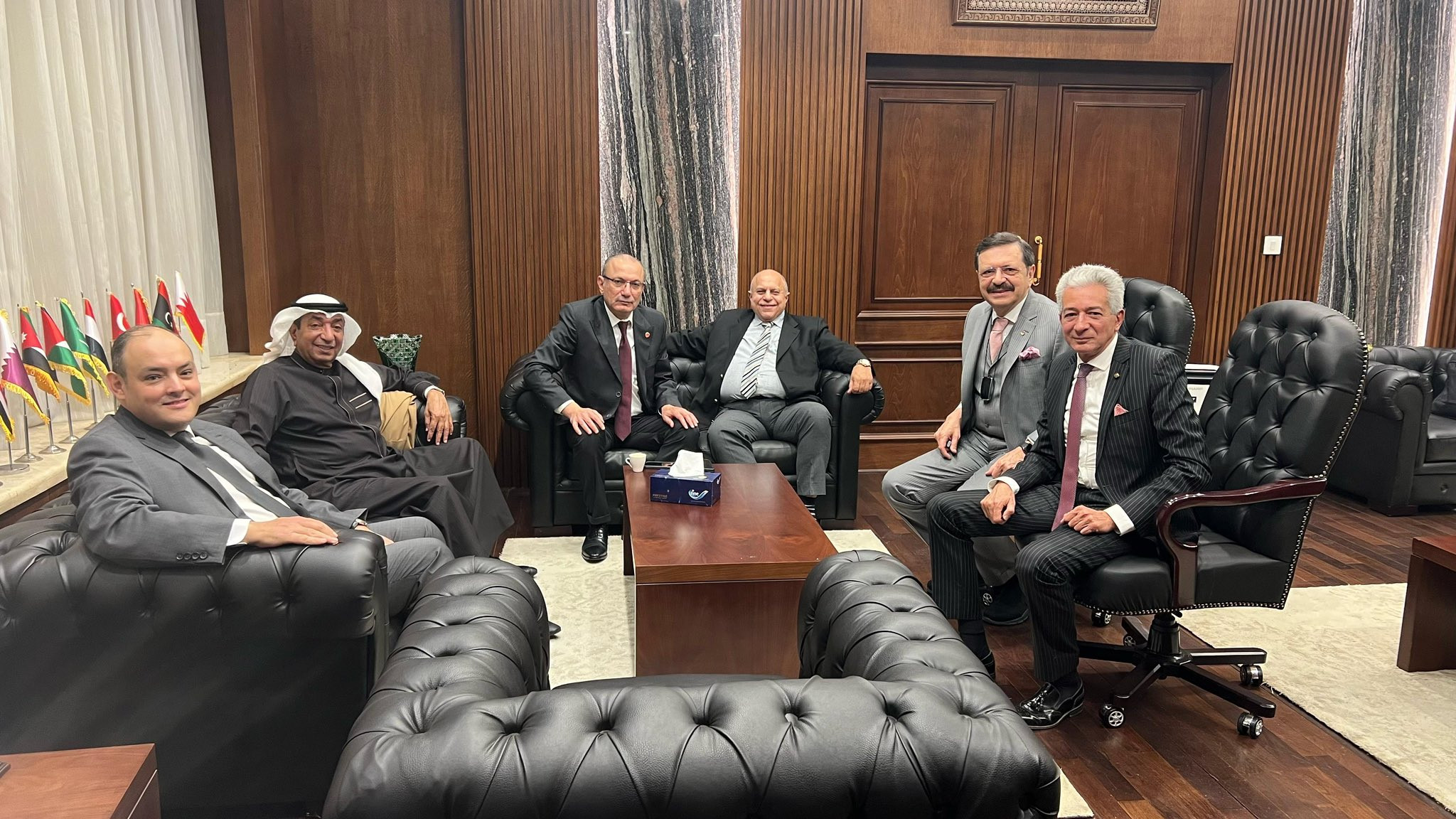 Rıfat Hisarcıklıoğlu, Türk-Arap Ticaret Odası yönetim kurulu toplantısına katıldı