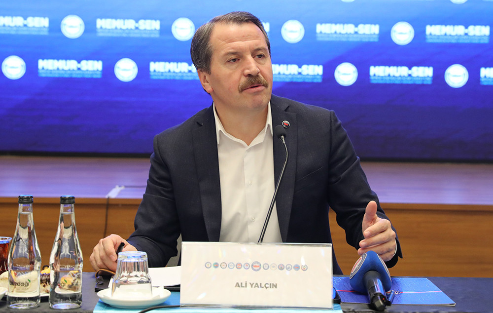 Memur-Sen: 'Emekli maaşı asgari ücretin altında olmamalı'