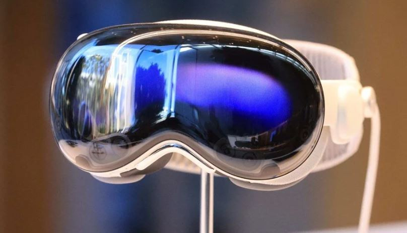 Tesla'dan Apple Vision Pro kullanıcılarına uyarı: Sürüş sırasında dikkat!