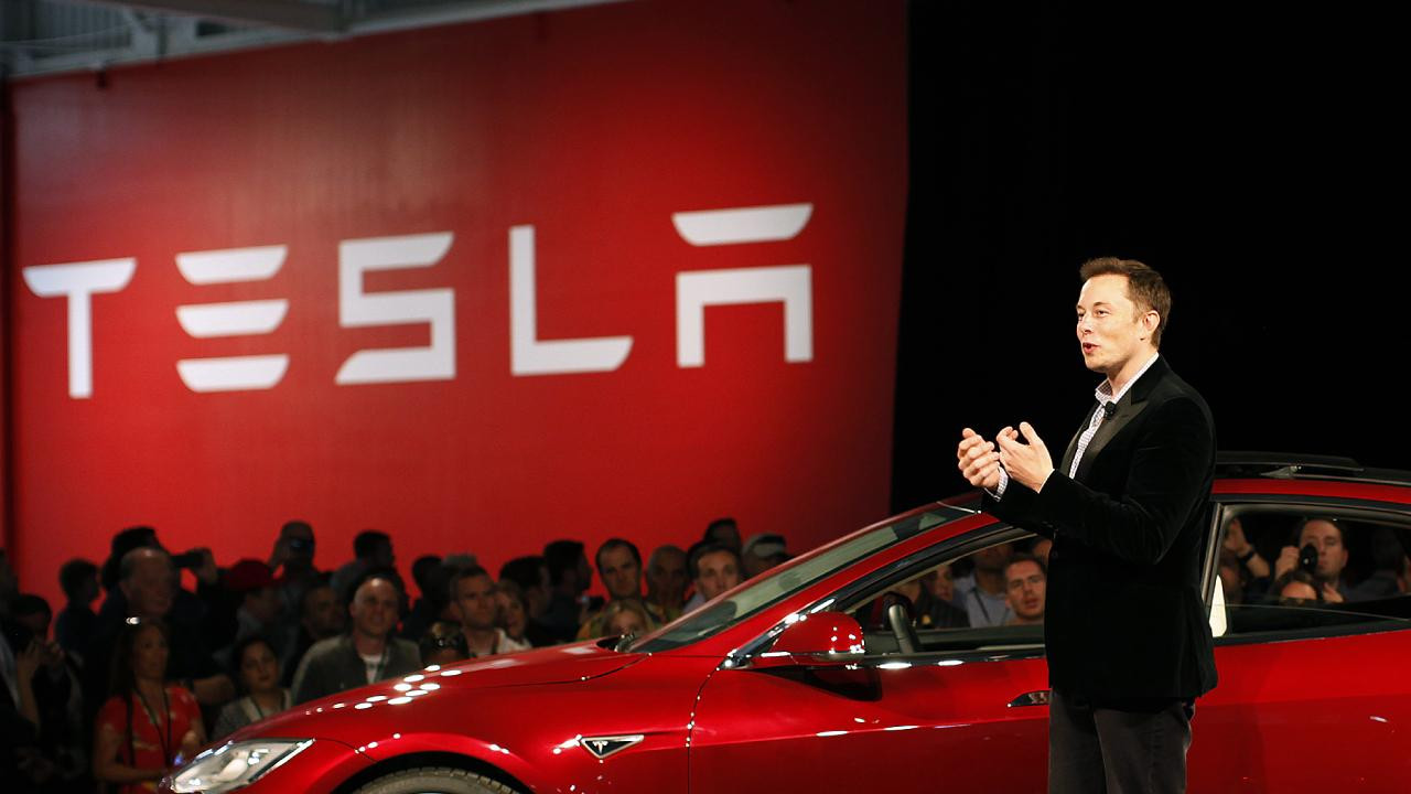 Elon Musk, milyarderler listesinde tahtını yine kaptırdı! Tesla hisseleri neden düşüyor?