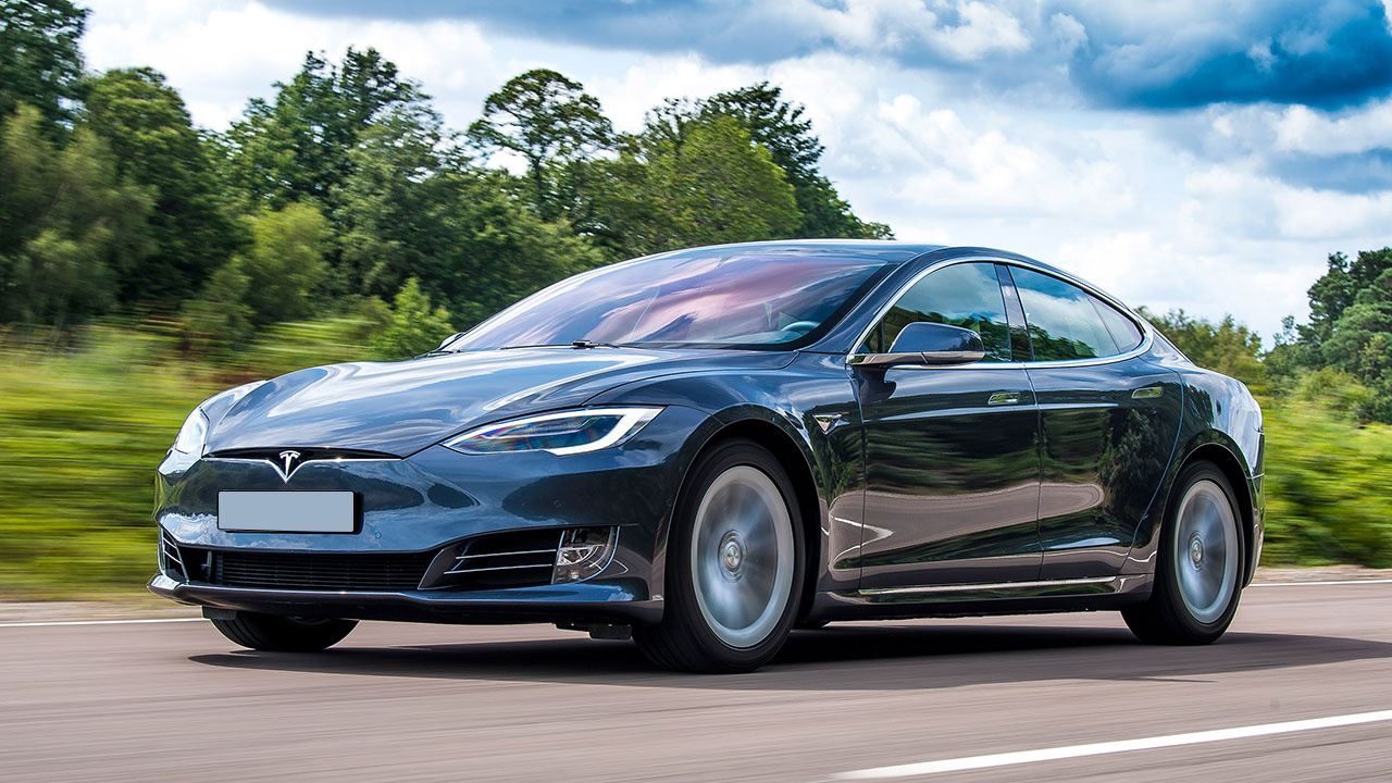 Tesla’nın Çin yapımı otomobili düşüş yaşarken, Çinli rakibi BYD artışa geçti!