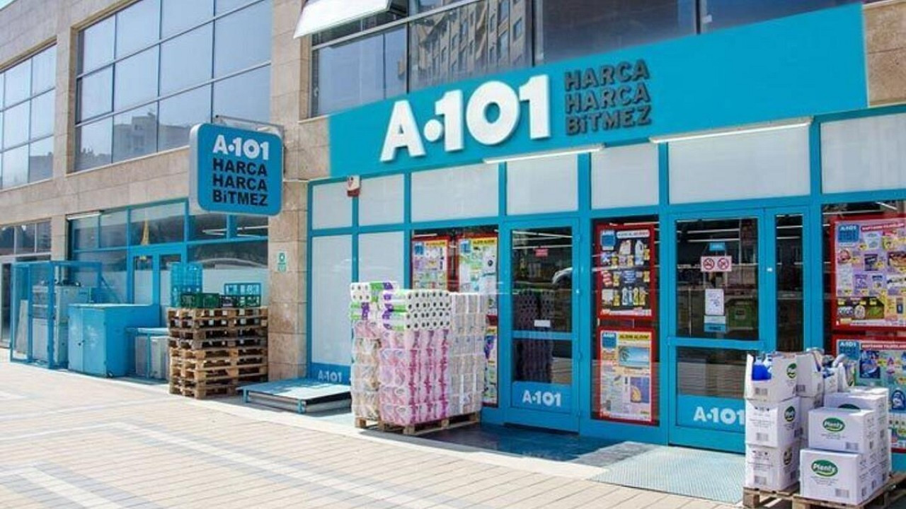 A101’de 3’lü valiz, Crocs Terlik Skechers Ayakkabı Çeşitlerinde Dev İndirim!