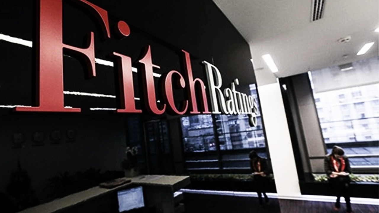 Fitch Ratings Türkiye'nin Kredi Notunu Yükseltti