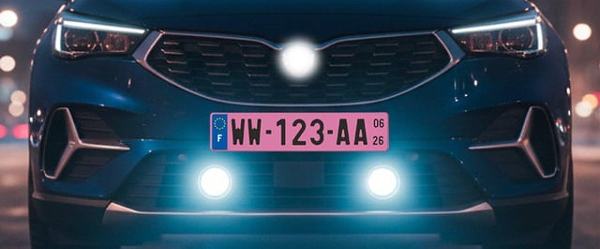 Trafikte Köklü Değişiklik: Araç Plakaları Pembe Oluyor