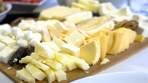 Bakanlık Taklit ve Tağşiş Listesini Güncelledi: Peynir ve Tereyağında Hileli İçerik Tespit Edildi