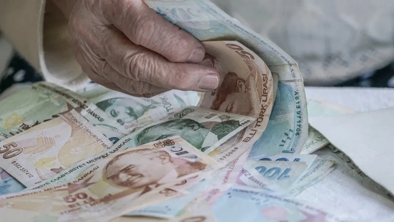 Emekliye 60.000 TL! Bankalarda Promosyon Savaşı Kızıştı: İşte Aralık 2025 Güncel Liste