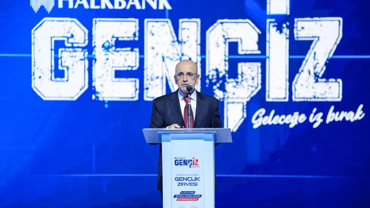 Bakan Şimşek'ten Net Enflasyon Mesajı: 2026 Hedefi %20'nin Altı!