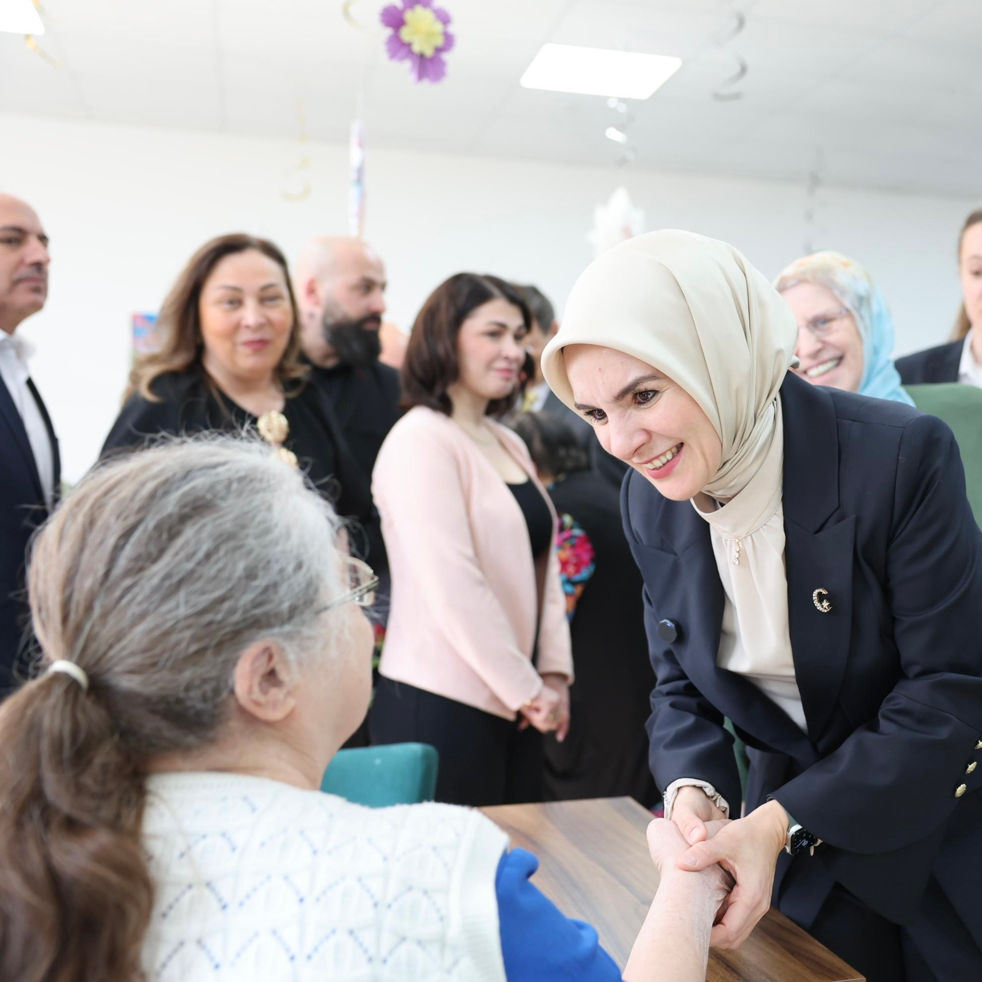 Bakan Göktaş Almanya'da Türk Vatandaşlarla Bir Araya Geldi