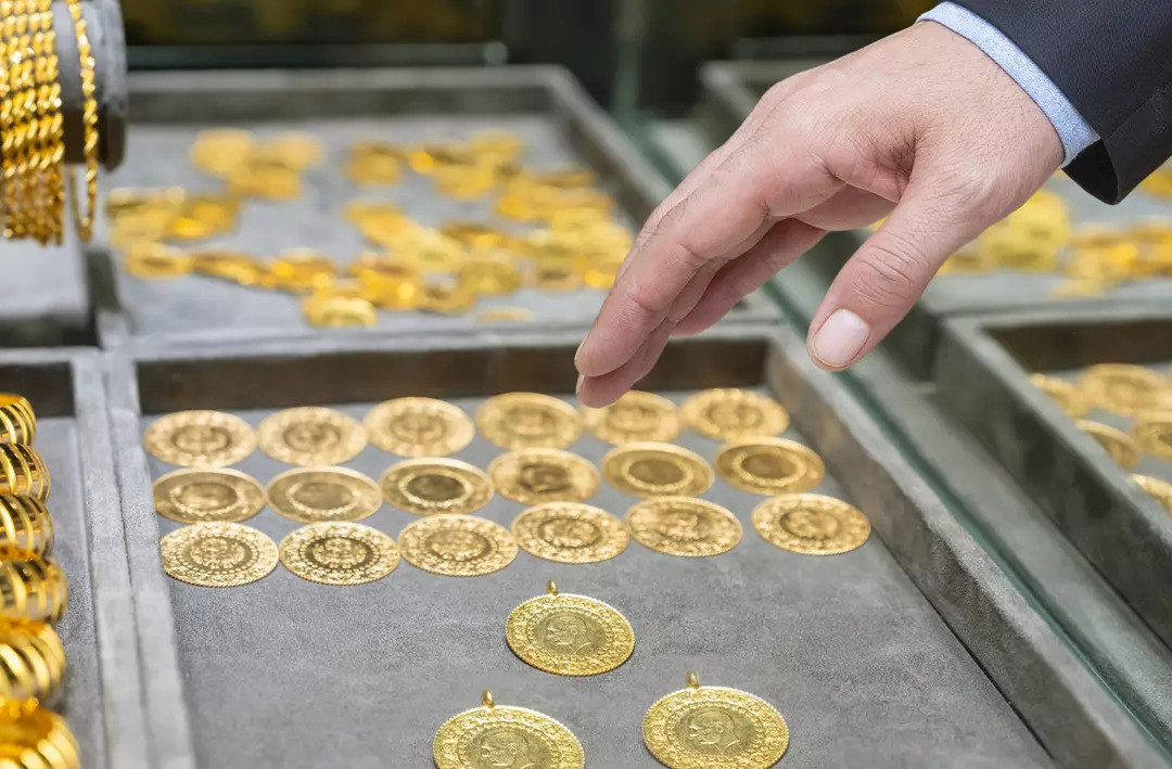 Altın Haftanın Son İşlem Gününe Düşüşle Başladı! İşte 4 Nisan 2025 Gram, Çeyrek, ONS Altın Fiyatları