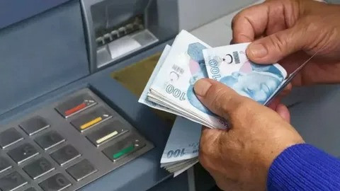Bankalardan Milyonları İlgilendiren Yeni Karar: 20 Bin TL Altı Nakit Çekimlerde ATM Zorunluluğu!
