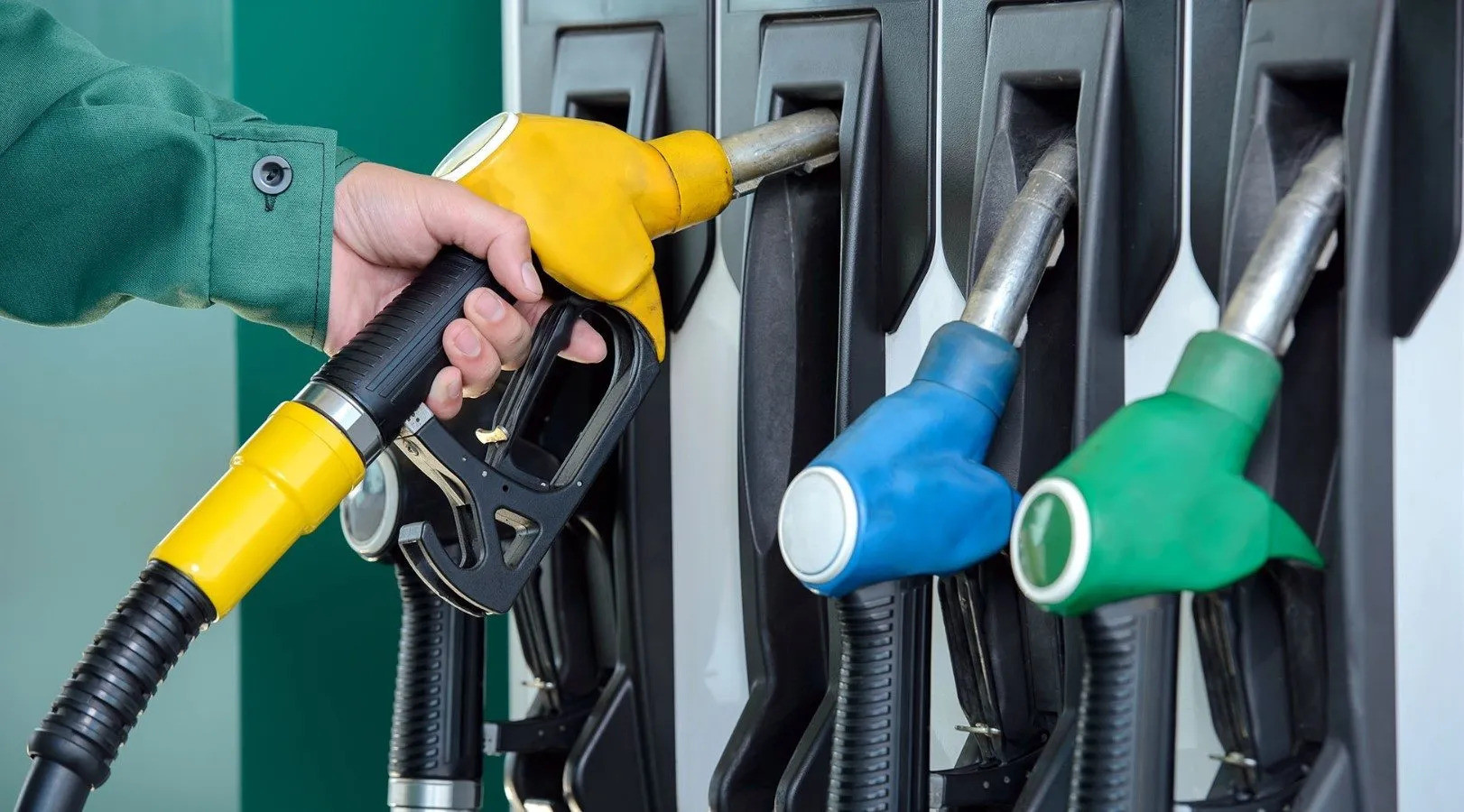 Akaryakıta Peş Peşe Zam Geliyor: Benzin ve Motorin Fiyatları Değişiyor!
