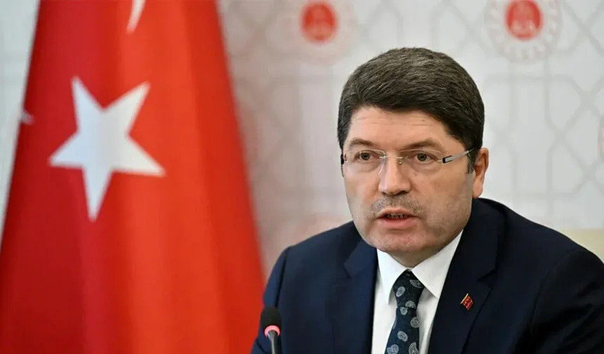 Adalet Bakanı Tunç Canlı Yayında Açıkladı: Bu Suçların Cezalar Artıyor? Yol Kesmeye Hapis Cezası!