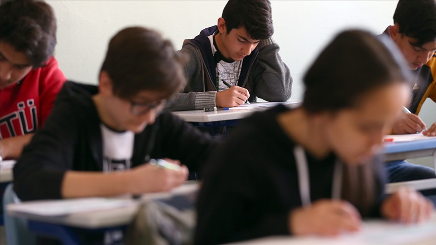 Zorunlu Lise Eğitiminde Değişiklik İddiası: Üç Farklı Model Bulunuyor! 4+4+4 Sistemi Değişecek Mi?