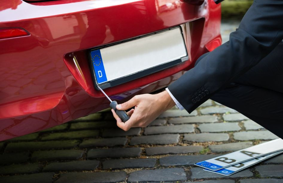 Plakalarda Yeni Dönem Başlıyor: Değiştirmeyen Trafiğe Çıkamayacak! Üstelik 3 Bin 809 TL Cezası Var!