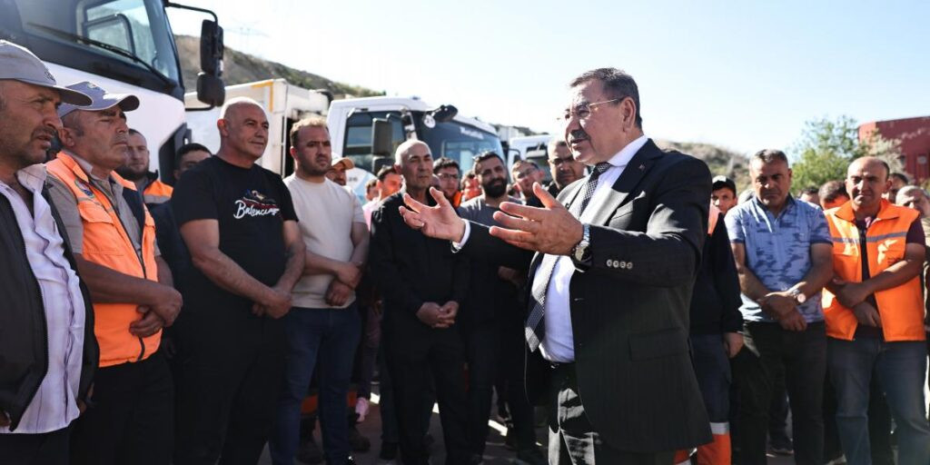 Bayram Öncesi Çifte Müjde: Taşeron İşçilere Kadro ve İkramiye!