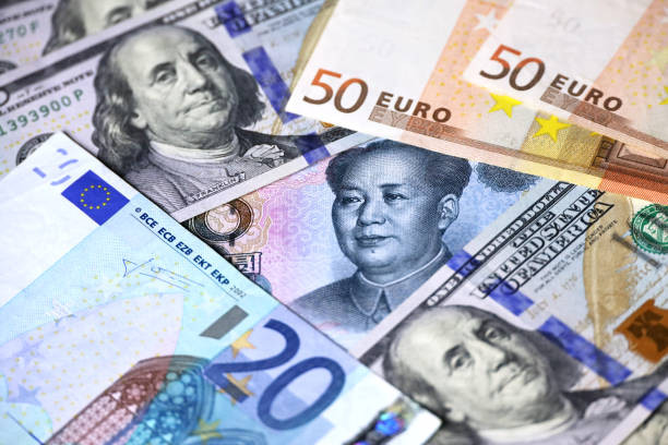 Dolar Tahtından İniyor mu? Uzman İsimden Uyarı: Geleceğin Para Birimleri Yuan ve Ruble mi Olacak? 