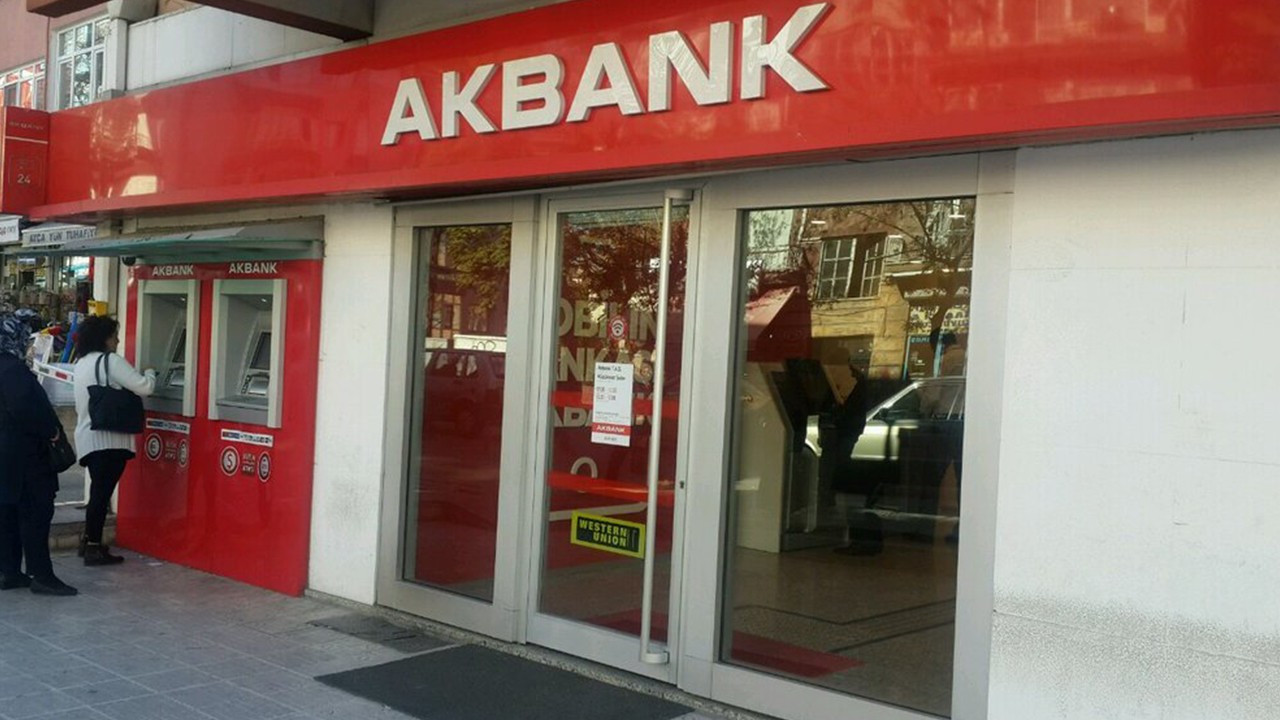 Akbank'tan Dev Kampanya: Borçlu Olanlara 250.000 TL'ye Kadar Kolay Kredi İmkanı!