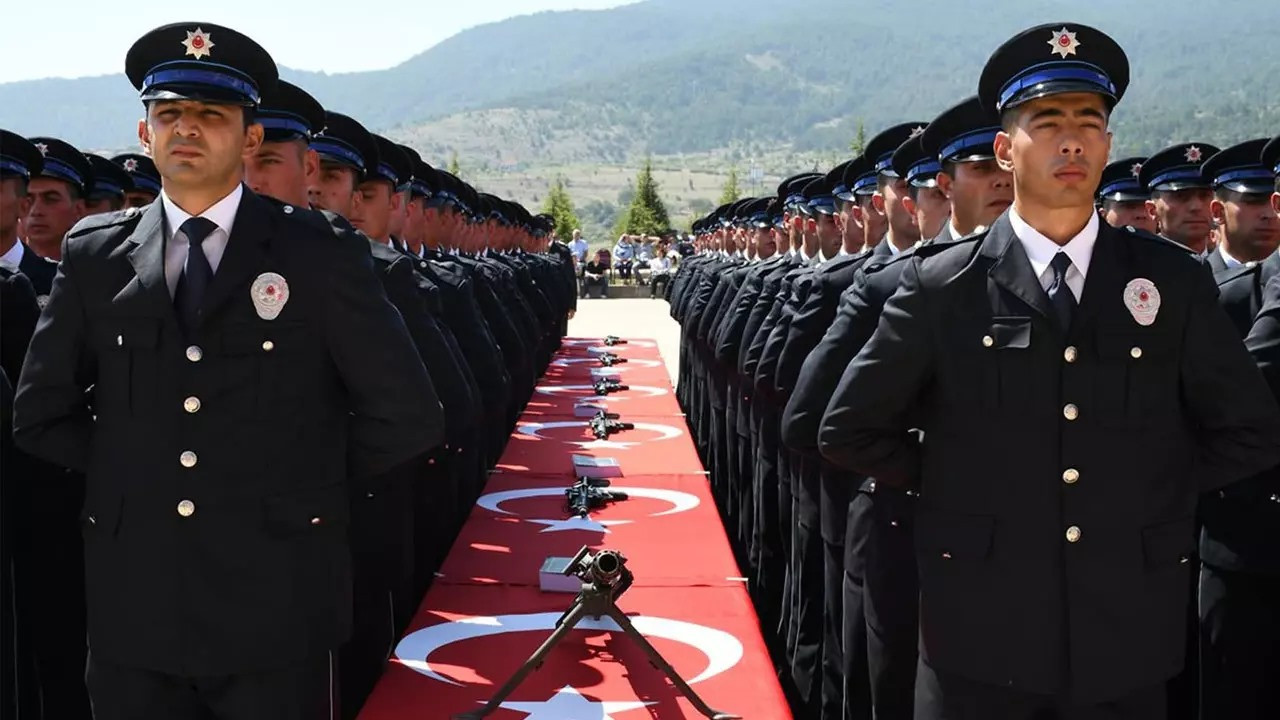 Polis Akademisi'nden Lise Mezunlarına Özel PMYO Alım Duyurusu: 2.500 Polis Adayı Aranıyor
