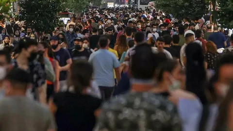 Türkiye'nin En Kalabalık İlçesi Nüfusuyla 57 İli Geride Bıraktı: İşte O İlçe ve Şaşırtan Liste...