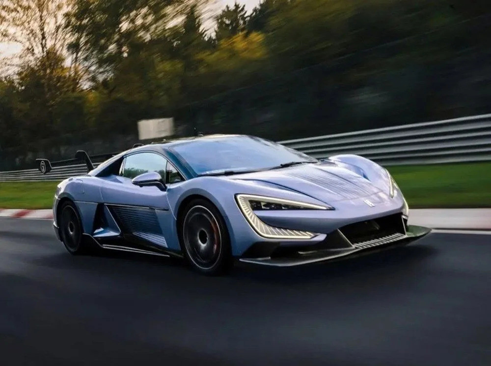 BYD'den Tarihi Rekor: Dünyanın En Hızlı Elektrikli Otomobili Artık Yangwang U9