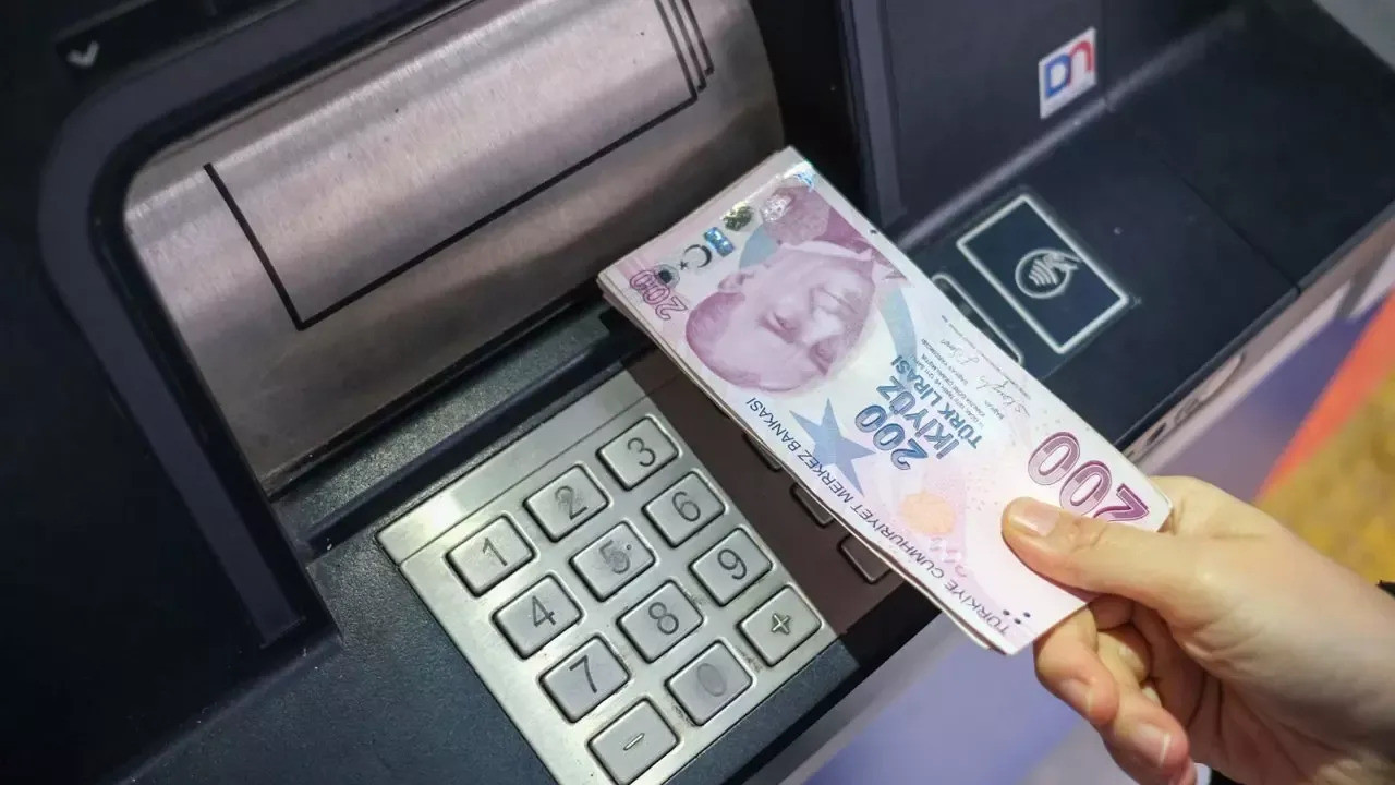 ATM’de Para Yatırma İşlemleri Düştü: İşte Kartlı ve Kartsız Para Yatırma İşlem Limitleri...