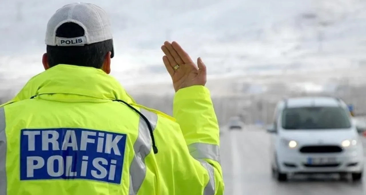 Trafikte 200 Bin TL'lik Ceza Dönemi Başladı! Meclis'ten Geçti, Her Şey Değişti