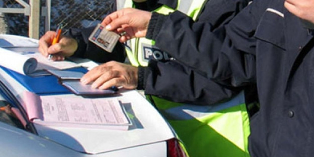 Sürücüler Dikkat: Trafikte Yeni Dönem Başlıyor! Hata Yapana 200 Bin TL Ceza ve Ehliyet İptali!