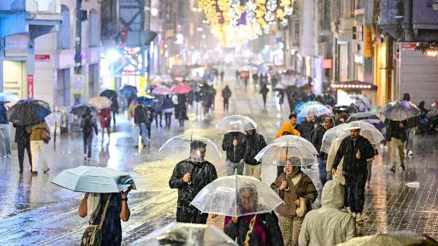 İstanbul'da Selden Etkilenen Esnafa 80 Milyon Liralık Acil Nakdi Destek
