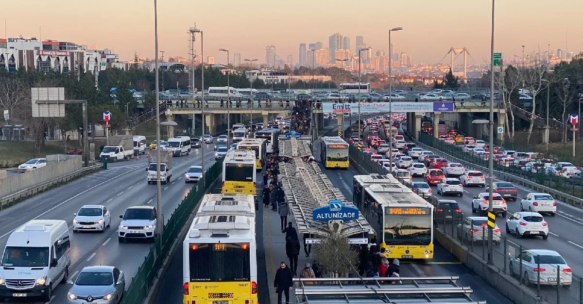 İstanbul'da Ulaşıma Büyük ZAM! 2026 Minibüs, Marmaray ve Metro Ücretleri Ne Kadar Oldu?