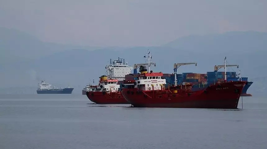 Avrupa'nın Devleri Arasında Bir Türk Limanı: İzmit Körfezi Rekora Koşuyor!