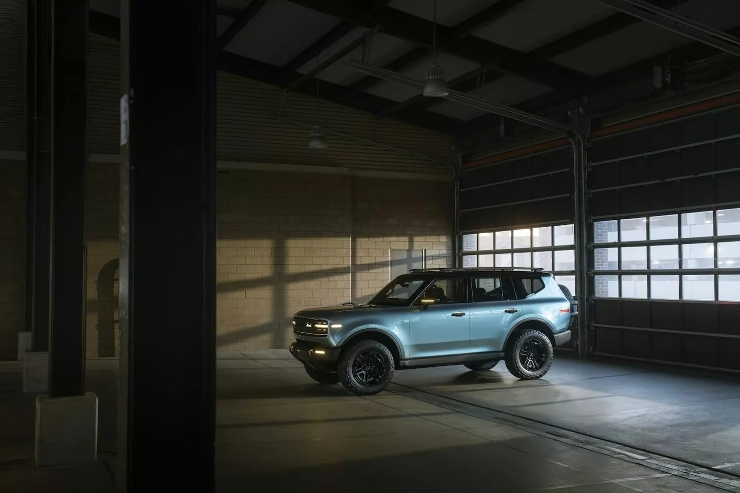 Efsane Geri Döndü! Volkswagen Destekli Scout Traveler: 800 KM Menzil ve 3.5 Saniyelik Dev SUV