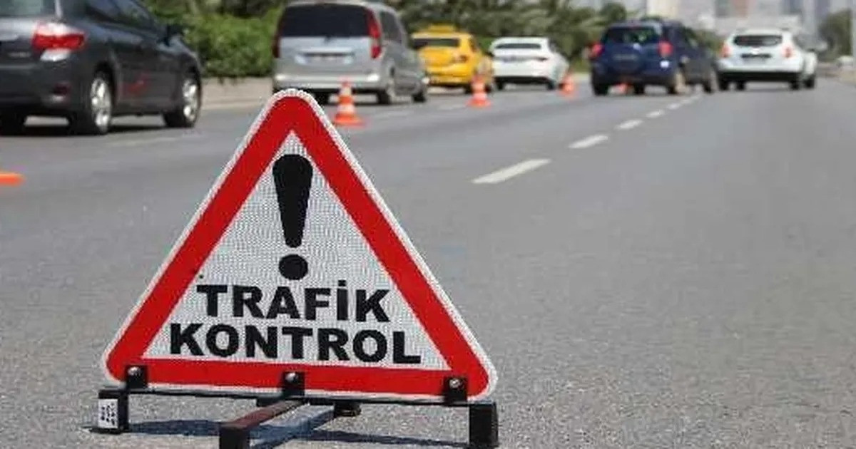 Sürücüler Dikkat! O Aksesuar Artık Yasak Değil Ama Bir Şartla: İşte Trafik Düzenlemesinin Detayları
