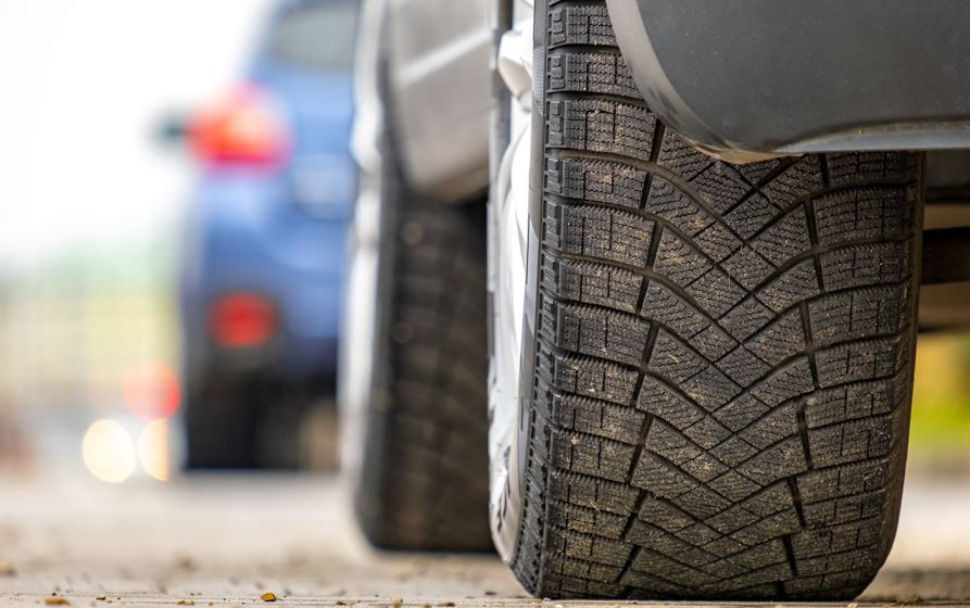 Sürücüler Dikkat: Kış Lastiği Zorunluluğu Sona Eriyor! İşte Değişim Ücretleri ve Kritik Tarih