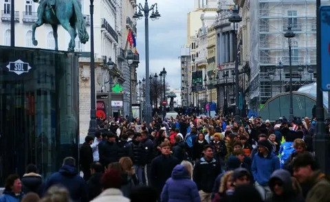 İspanya Kapıları Açtı! 500 Bin Kişiye Oturum Müjdesi: Peki Başvuru Şartları Neler? İşte Detaylar…