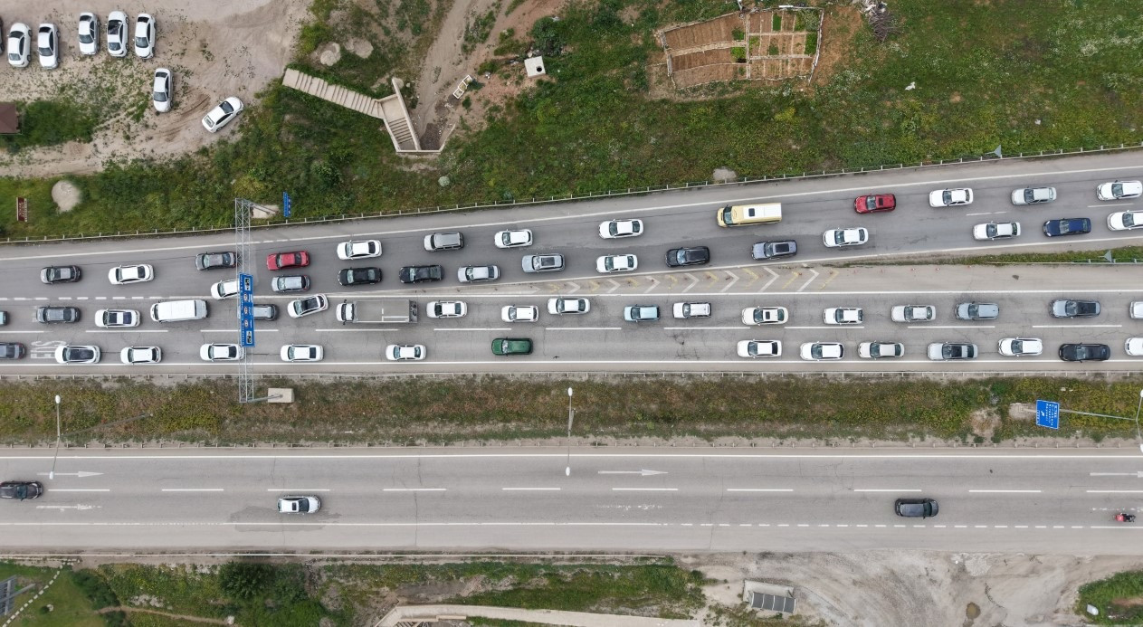 Yollarda Tatil Dönüşü Hareketi Başladı: İşte Trafikte Son Durum!