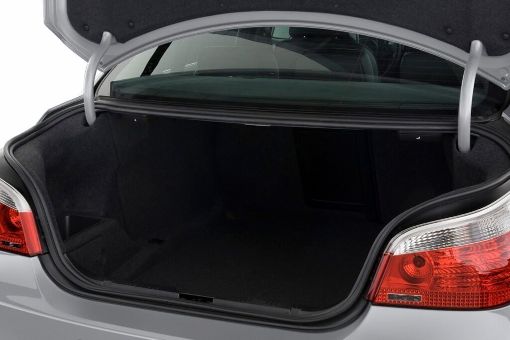 Sürücüler Dikkat: Bagajınızı Hemen Kontrol Edin! Bu Aletler Yoksa 1.246 TL Ceza Kesilecek 