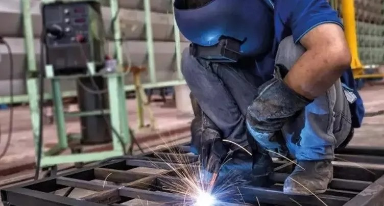Sanayi Üretiminde Nisan Döneminde Güçlü İvme: Yıllık Bazda %6 Artış