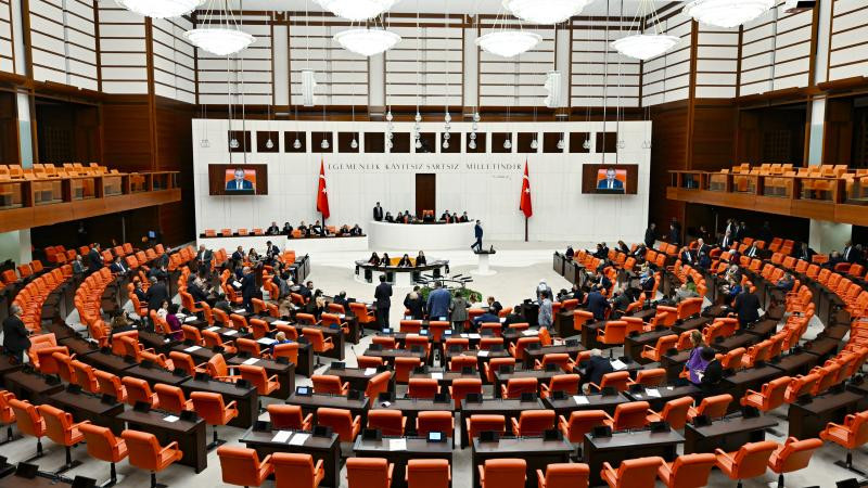 TBMM'den Torba Kanun Geçti: En Düşük Emekli Aylığı, PTT Personelleri ve Siber Güvenlikte Yeni Dönem