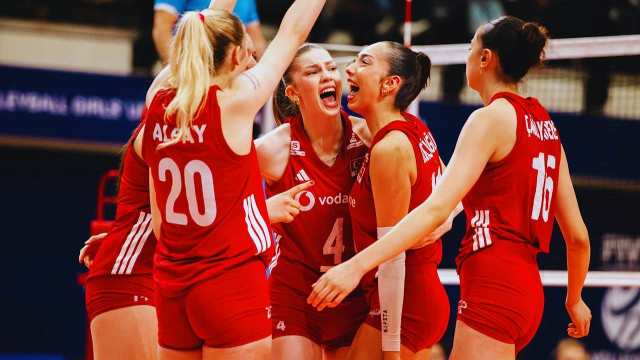 Voleybolda Genç Millilerimiz Dünya İkincisi!