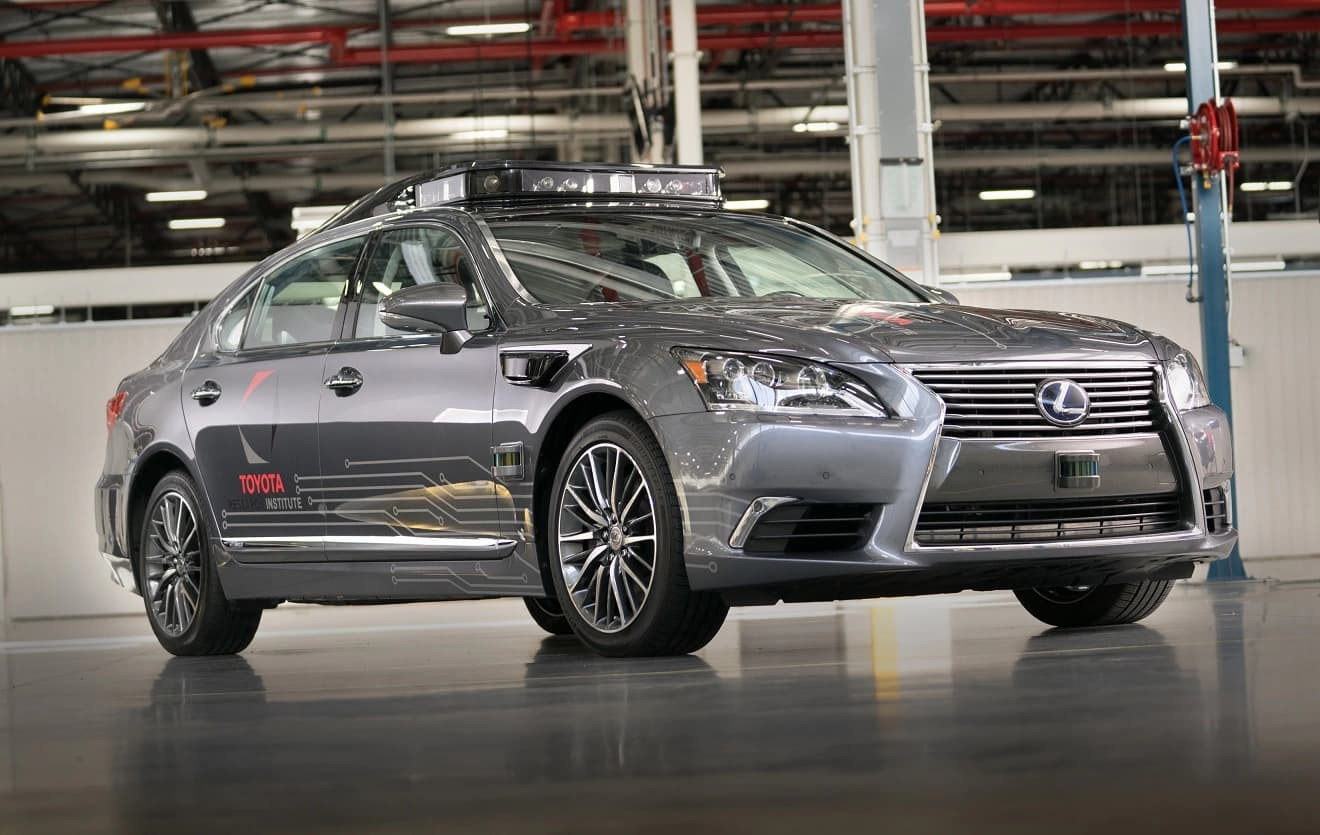 Toyota'dan Otonom Sürüş Hamlesi: Binek Araçlarda Sürücü Müdahelesi Azalıyor